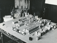 860393 Afbeelding van een maquette van de nieuwbouw voor Van Rijn's Mosterd- en Azijnfabrieken op het nieuwe ...